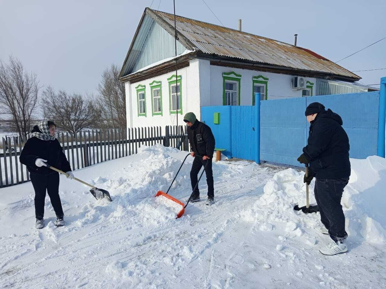 Творить добро легко.